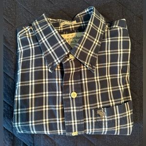 Abercrombie & Fitch navy blue casual button down (size - medium)